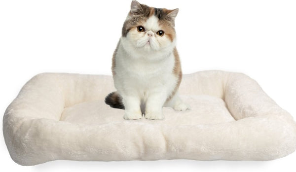 HappyCare Textiles Sleeping Cloud Bolster Cat & Dog Bed